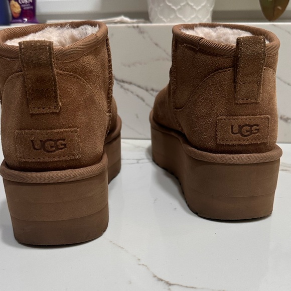 UGG Platform Boots - Picture 5 of 9